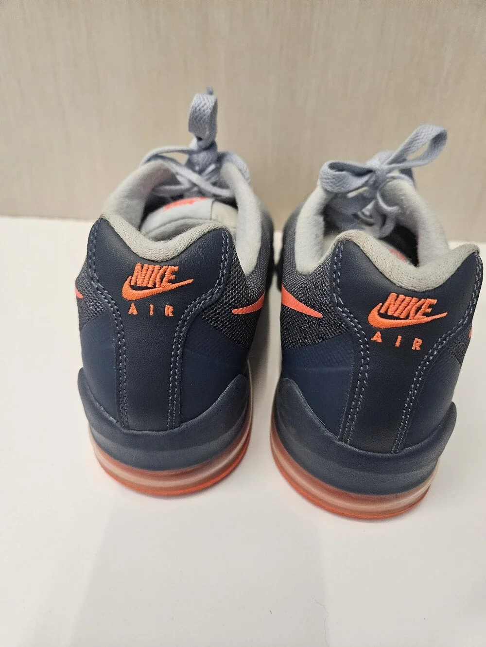 Nike Womens Air Max Invigor Print Size 7 Blue Coral Sneaker